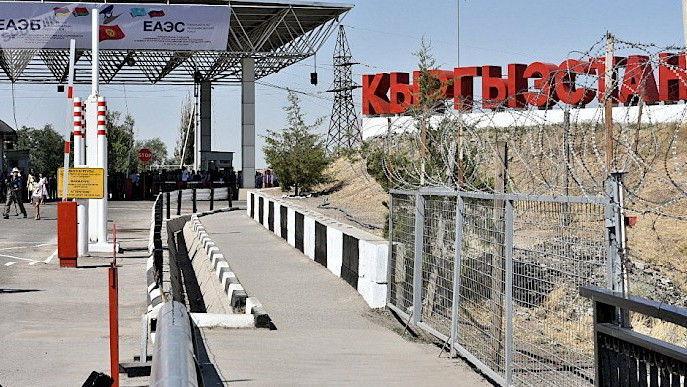 Вопрос о снятии ветконтроля на границе Кыргызстана и Казахстана тянется уже 3 года, - экс-министр экономики &mdash; Tazabek