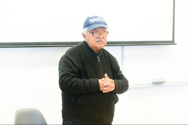 Кинорежиссер Болот Шамшиев рассказал в АУЦА о своем романе &laquo;Зона KG&raquo; &mdash; Tazabek