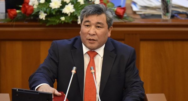 Депутат Р.Момбеков: Во главе энергетики сидит человек ЦАРИИ, в совете по реформе ФГИ сидит экс-вице-президент MGN Group &mdash; Tazabek