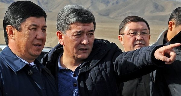 В ЖК возникли споры по поводу того, приглашать экс-премьера Т.Сариева по вопросу тендера Балыкчы&mdash;Корумду или нет &mdash; Tazabek