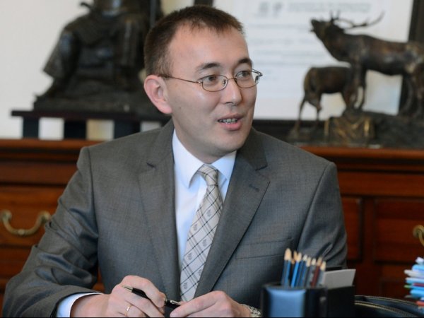 Глава НБКР Т.Абдыгулов: Если бы сом упал на 100%, то цены на внутреннем рынке КР выросли бы в 2-3 раза &mdash; Tazabek