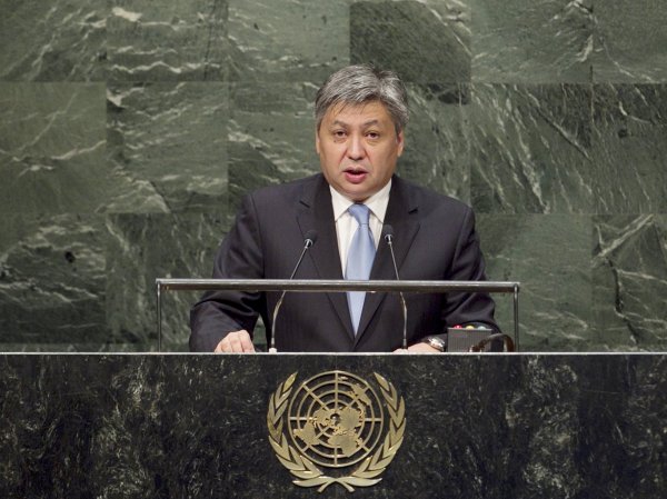 Имея запасы пресной воды, Кыргызстан не получает адекватной экономической компенсации за услуги по накоплению и сохранению водных ресурсов, - министр Э.Абдылдаев &mdash; Tazabek