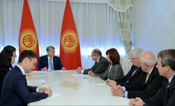 Президент А.Атамбаев обсудил с министром сельского хозяйства ФРГ план реализации агропроектов с учетом  преференций ВСП+ для КР &mdash; Tazabek