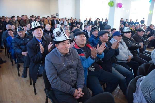 Мэрия поздравила работников автомобильного транспорта с профессиональным праздником и вручила почетные грамоты &mdash; Tazabek