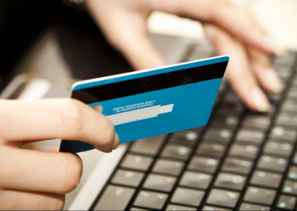 Нацбанк продлил до 1 июня срок регистрации международных систем электронных денег, работающих на территории КР &mdash; Tazabek