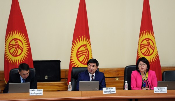 Каждый гражданин должен знать, что 15 мая 2017 года в Кыргызстане будет отключено аналоговое телевещание, - первый вице-премьер &mdash; Tazabek