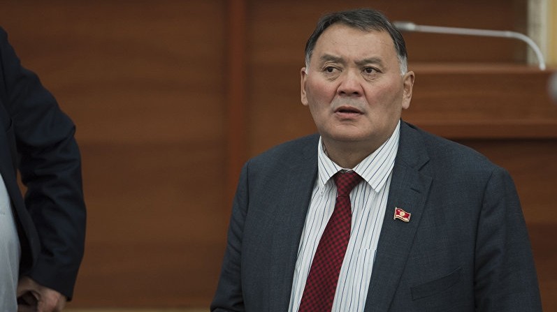 Глава &laquo;Кыргыз Темир Жолу&raquo; А.Ногойбаев и министр Ж.Калилов защищают чьи-то интересы, - депутат &mdash; Tazabek