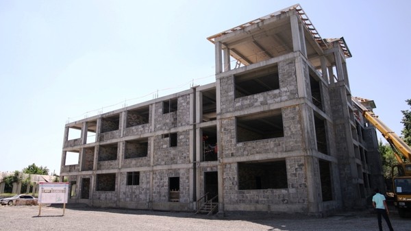 Правительство надеется до конца года сдать в эксплуатацию 80 школ