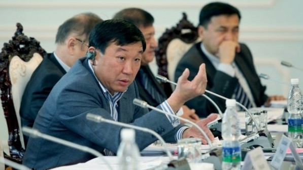 Депутат о $25 млн от АБР на покрытие бюджета: У нас такой дефицит бюджета не первый год, поправки ничего не меняют &mdash; Tazabek