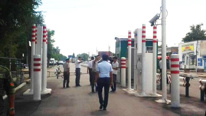 Оснащение пунктов пропуска Кыргызстана в рамках вступления в ЕАЭС планируется завершить до конца 2018 года, - замминистра М.Байгончоков &mdash; Tazabek