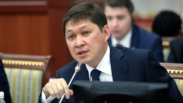 С.Исаков о платных дорогах: Платить будут грузовые и пассажирские автомашины, от них не убудет &mdash; Tazabek