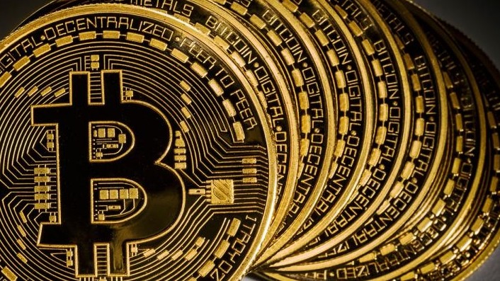 В парламенте поинтересовались, будут ли в Кыргызстане пользоваться биткоинами &mdash; Tazabek