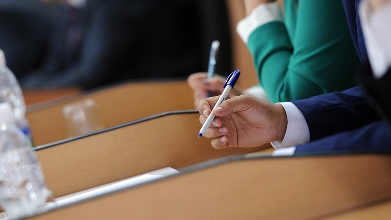 Кыргызстанцы больше всего не доверяют 2 госслужбам (список) &mdash; Tazabek