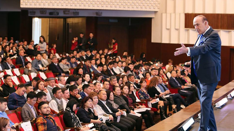 &laquo;Финка Банк&raquo;: В начале марта прошел долгожданный бизнес-тренинг Джона Шоула &mdash; Tazabek