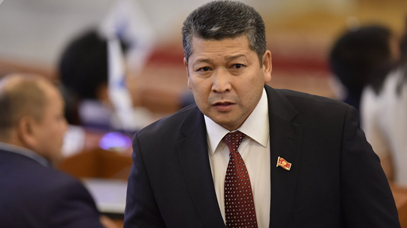 Депутат: Дорогу Ош&ndash;Исфана уже свыше 10 лет ремонтируют &mdash; Tazabek