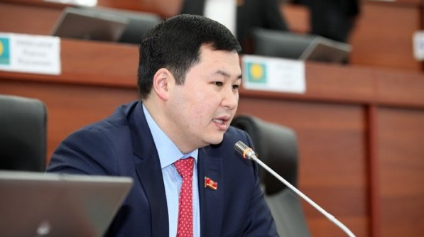 Депутат: С приходом К.Кулматова в ГТС резко увеличились таможенные поступления, с чем это связано? &mdash; Tazabek