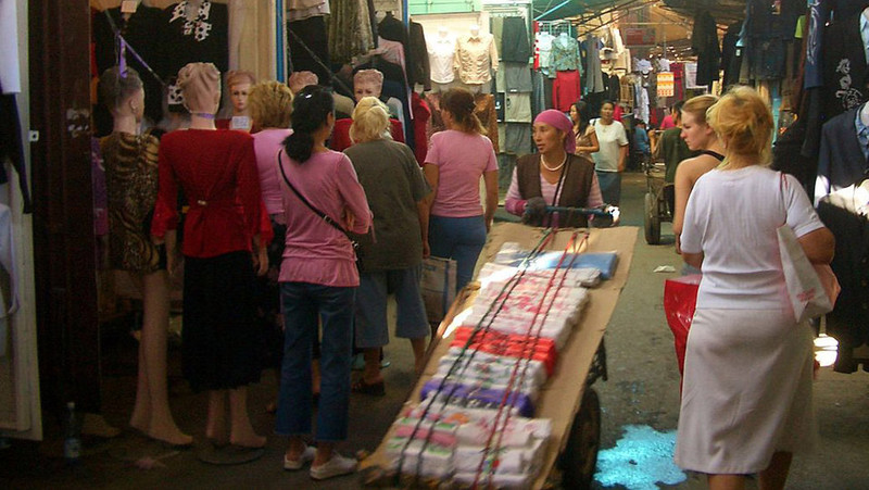 Объем оптовой и розничной торговли в Кыргызстане за 4 месяца составил 113,1 млрд сомов, - Нацстатком &mdash; Tazabek