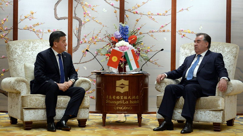 Между Кыргызстаном и Таджикистаном улучшаются двусторонние отношения по всем направлениям, в том числе в торгово-экономическое сфере, - президент Э.Рахмон &mdash; Tazabek