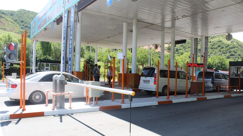 Минтранс начал тестировать автосистему приема платежей с электронным шлагбаумом на посту &laquo;Сосновка&raquo; &mdash; Tazabek