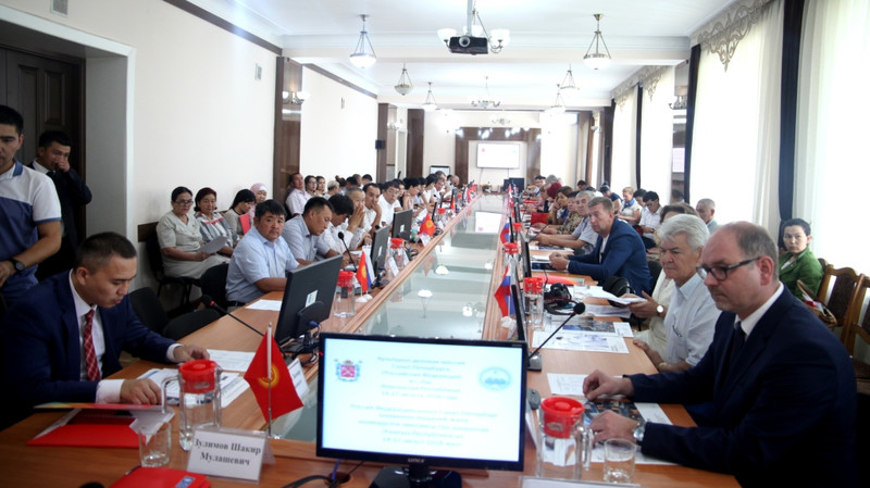 Бизнесмены Оша смогут поставлять сельхозпродукцию в крупные торгово-розничные сети Санкт-Петербурга, - представитель из России Е.Подгорная &mdash; Tazabek