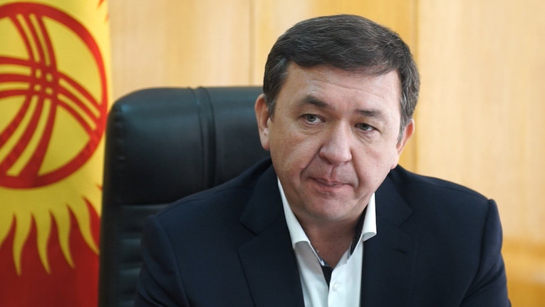 Депутат А.Арапбаев о требовании Госфинразведки раскрыть владельцев банковских ячеек: У кого ума хватило тотально всех проверять? — Tazabek