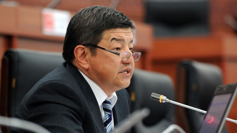 Депутат посоветовал министру А.Жаманкулову разобраться со всеми туалетами и мусорными баками &mdash; Tazabek