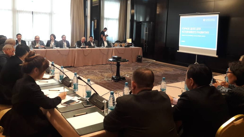 В 2019 году планируется ввести в разработку 2 золоторудных месторождения, - глава ГКПЭН Э.Осмонбетов — Tazabek