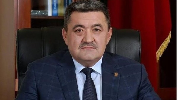 Бишкек мэри мектеп директорлорунун мугалимдер аркылуу акча чогултуусуна тыюу салды
