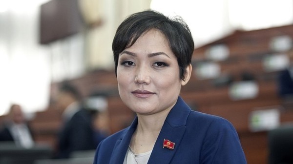Өзгөндүн айылдарындагы 2 мектеп курулуш, оңдоп-түзөө иштерине муктаж