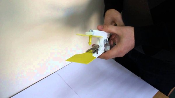 Глава Госветинспекции считает, что невыгодно строить в КР завод по изготовлению бирок, депутат А.Жээнбеков заявил, что это не его проблемы &mdash; Tazabek