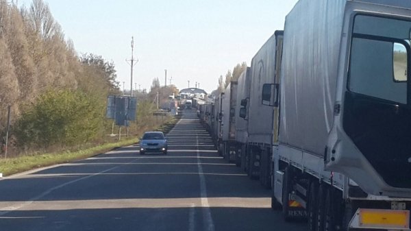 Тендер на $100 млн: Выгоднее построить новую объездную автодорогу Бишкек&mdash;Кара-Балта, - перевозчики &mdash; Tazabek