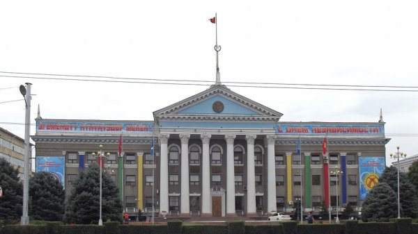 Бизнес-обзор: Безработный кандидат в депутаты БГК от партии «Онугуу-Прогресс», руководит 8 компаниями и 2 общественными организациями — Tazabek