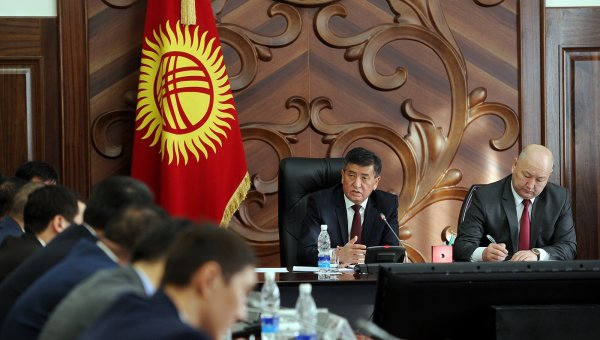 С.Жээнбеков поручил принять строгие дисциплинарные меры в отношении глав управлений Госстроя — Tazabek