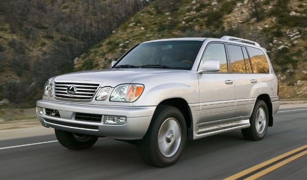 Раньше владелец Lexus 470 платил 4230 сомов налога, по новым ставкам он будет платить 16,9 тыс. сомов или в 4 раза больше, - Минэкономики &mdash; Tazabek