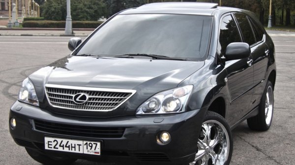 Минэкономики на примере Lexus 330 и Lexus 400 сообщило, что авто с объемом двигателя более 3 кубов подпадают под повышение размера налога на транспорт &mdash; Tazabek