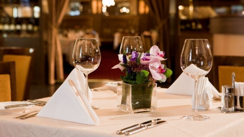 Кыргызстанцы стали больше пользоваться услугами ресторанов и гостиниц &mdash; объем составил 9,5 млрд сомов &mdash; Tazabek