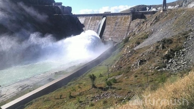 88% объема воды Кировского водохранилища уходит в соседний Казахстан, 12% остается местным фермерам, этого объема достаточно, - полпред М.Мураталиев &mdash; Tazabek