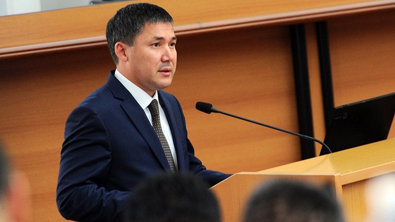 С одной стороны, вы ремонтируете дороги, а с другой сами и разрушаете, - вице-премьер в адрес Минтранса &mdash; Tazabek