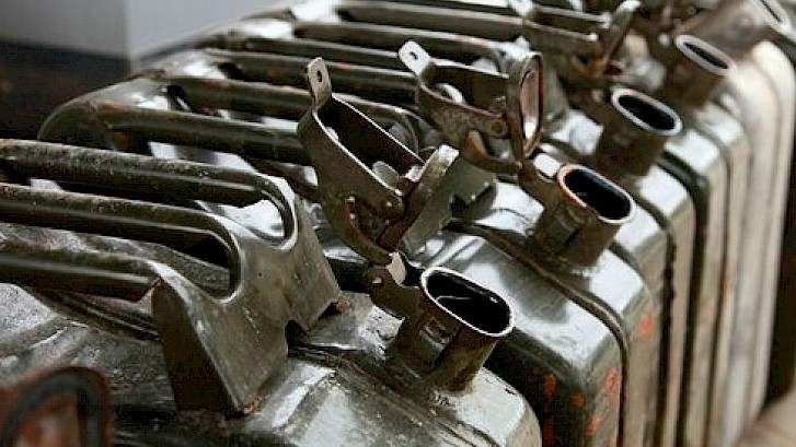 За 2017 год через границу Кыргызстана незаконно провезли 239 тыс. литров ГСМ на 9,5 млн сомов, - ГСБЭП &mdash; Tazabek