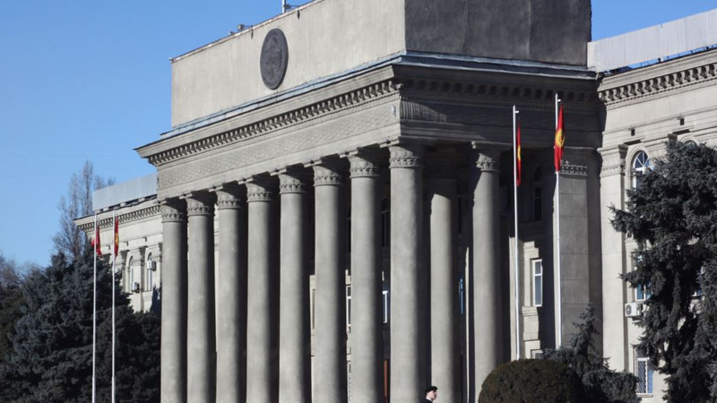 Правительство не рассматривало вопрос компенсаций золотоизвлекательной &laquo;Джи Эл Макмал Девелопинг&raquo;, чьи здания были подожжены в Тогуз-Торо &mdash; Tazabek