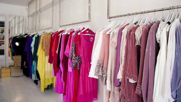 За 4 месяца Кыргызстан в 2,3 раза увеличил импорт текстильной одежды &mdash; Tazabek