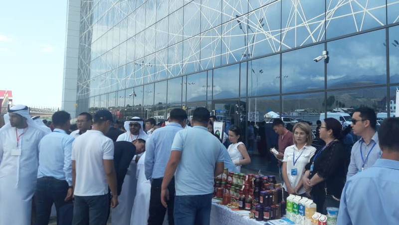 В Чолпон-Ате проходит ярмарка-выставка отечественной продукции (фото) &mdash; Tazabek