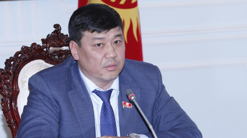 Растаможка телефонов по брендам, вице-премьер по цифровым технологиям &mdash; депутат озвучил 3 задачи по развитию экономики КР &mdash; Tazabek