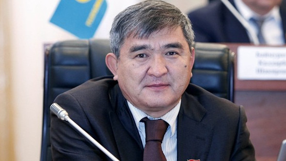 Депутат: В Госкомпромэнерго все варится как в каше, даже замминистра кажется милиционер &mdash; Tazabek