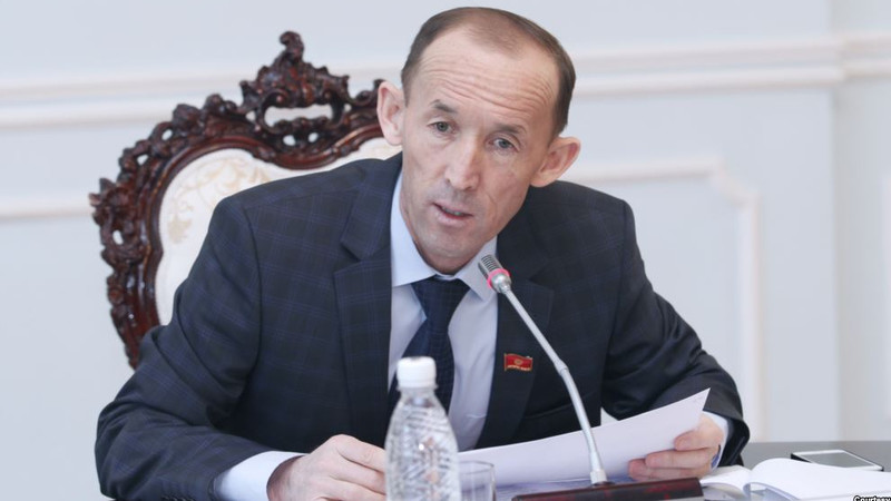 Депутат ЖК возмущен, что государство берет кредиты по 0,15% годовых, а фермерам выдает по 12% &mdash; Tazabek