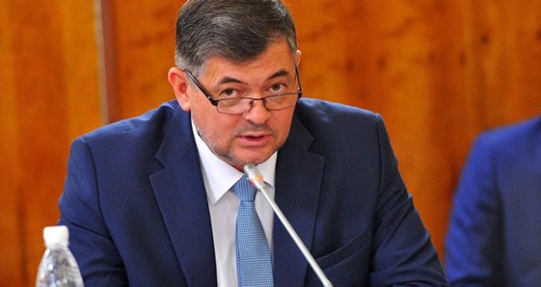 Вы ввели в заблуждение народ,-  депутат А.Сулайманов вице-премьеру О.Панкратову о вступлении КР в ЕАЭС &mdash; Tazabek