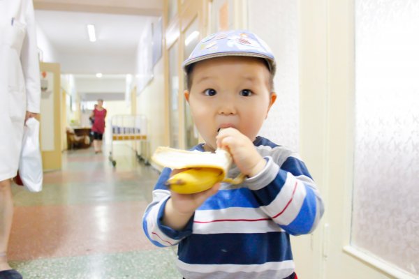 &laquo;Росинбанк&raquo; поздравил РЦ &laquo;Оберег&raquo; и ОБФ Help the Children-SKD с прадником Орозо Айт &mdash; Tazabek