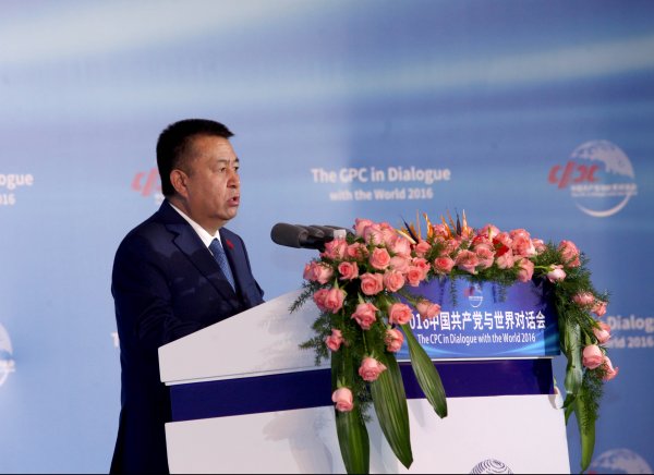 Кыргызстан, находясь на стыке евразийских коммуникаций, является важным звеном в строительстве Экономического пояса Шелкового пути, - Ч.Турсунбеков &mdash; Tazabek