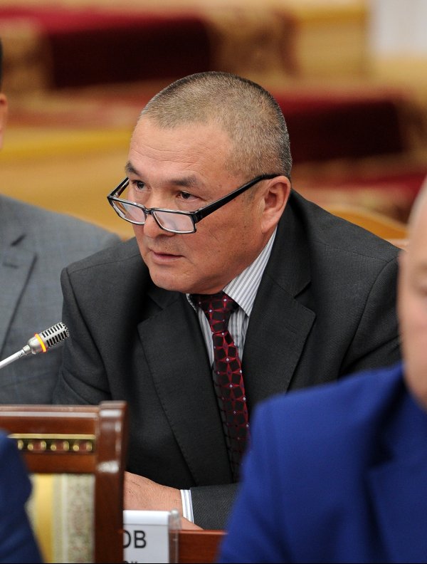 Министр транспорта Ж.Калилов: Иногда от некоторых международных банков нанимаются одни и те же компании, к качеству работы которых у Минтранса КР возникают вопросы &mdash; Tazabek