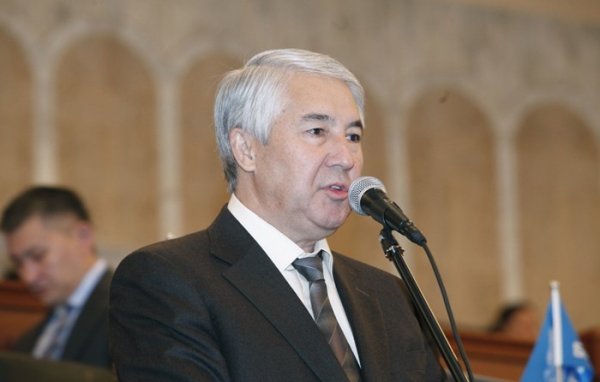 Даже если придет новый инвестор по Верхненарынскому каскаду ГЭС, мы все равно должны будем отдать $37 млн, - депутат М.Абдылдаев &mdash; Tazabek